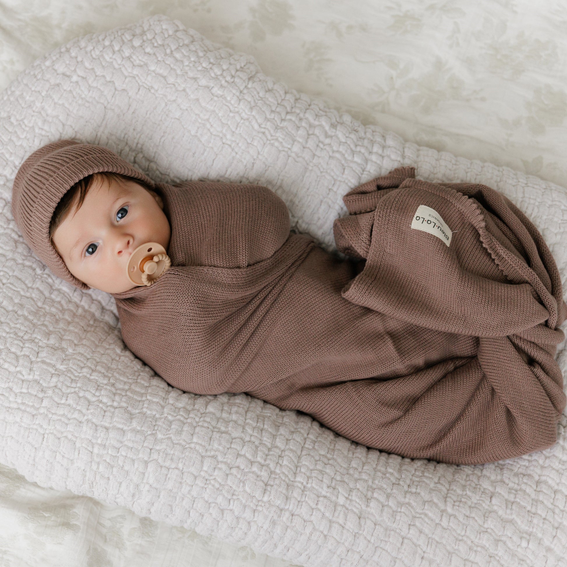 Baby Luxe Collection 100% Organic Cotton Luxury Knit Baby Blanket + Hat Set with Gift Box Bleu La La