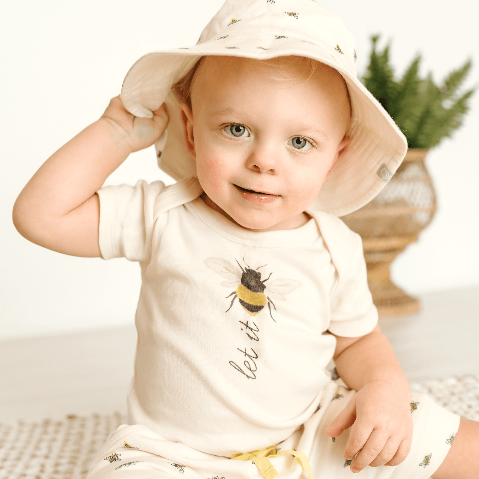 Baby reversible bucket hat | busy bees finn + emma