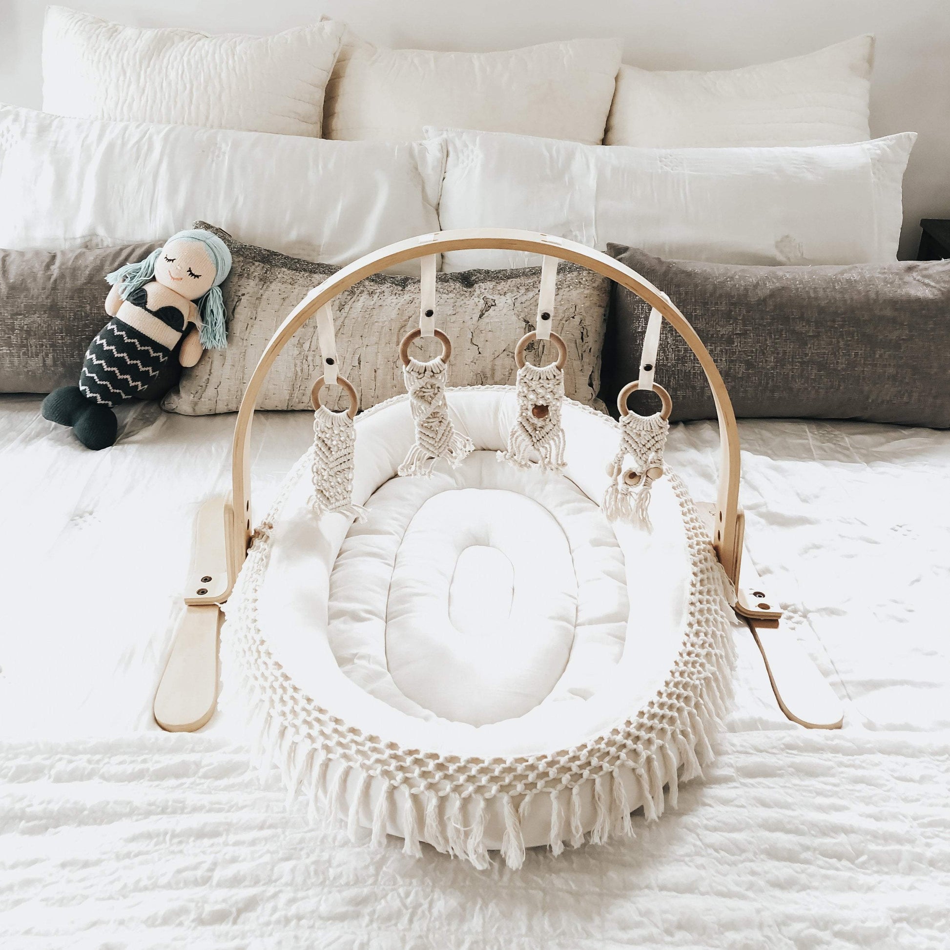 Baby oval lounge mat - small Finn + Emma