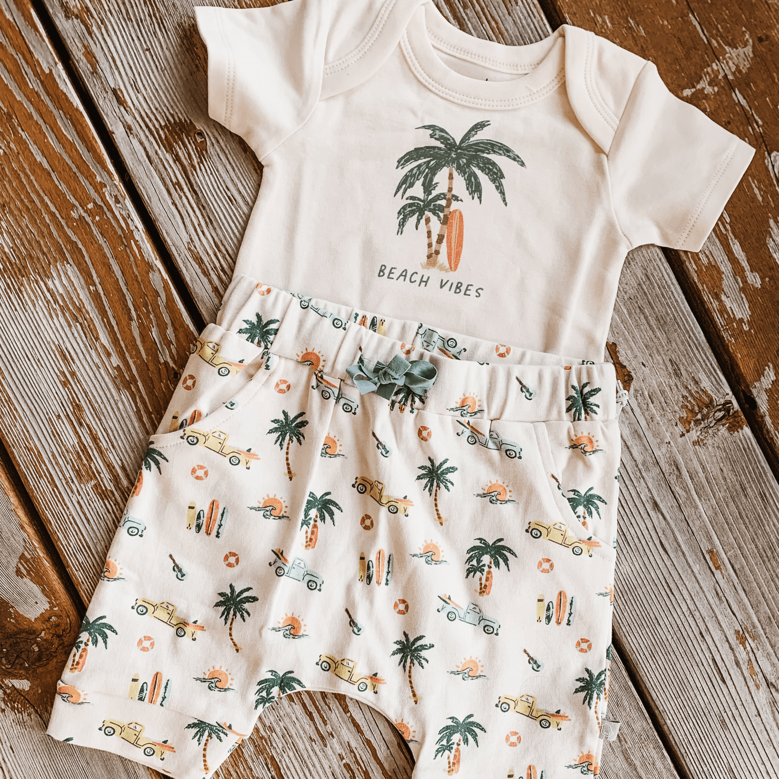 Baby graphic bodysuit | beach vibes palms finn + emma